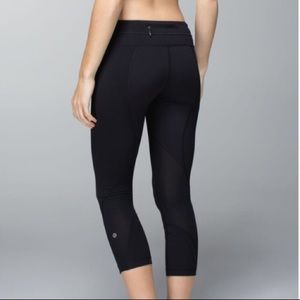 Lululemon run inspires crop black